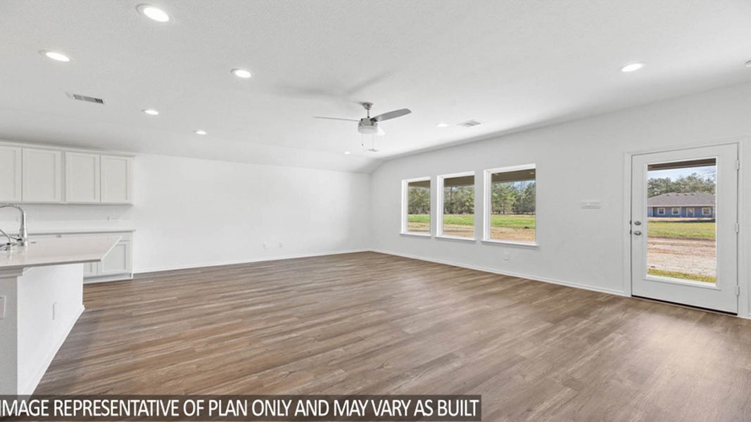 Representative unfurnished interior of a home built from the Eureka by D.R. Horton in Williams Reserve East, Conroe (Image 13).