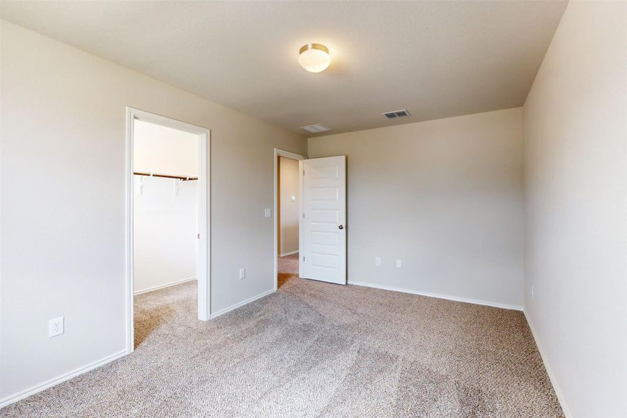 Spacious, unfurnished interior of a new home in Cascades at Onion Creek, Austin (Image 11).