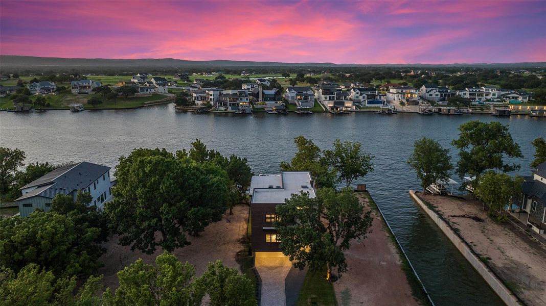 Note: Comes fully furnished including the dining & coffee tables imported from San Miguel de Allende, Mexico.