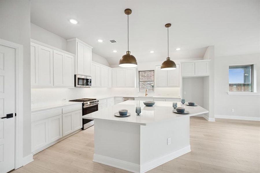 Furnished interior view inside a new home in Creekshaw – Classic, Royse City (Image 10). Furnished interior view inside a new home in Creekshaw – Classic, Royse City (Image 10).