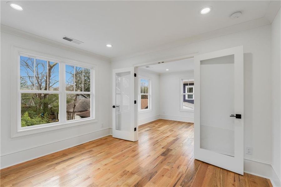 Spacious, unfurnished interior of a new home in , Atlanta (Image 59).