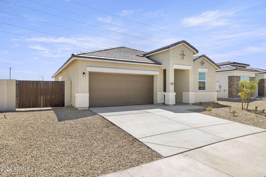 2-web-or-mls-23955-w-hopi-st-2005