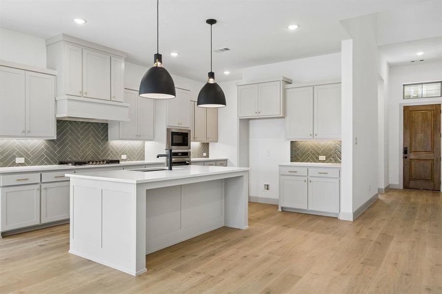 You'll find outstanding storage and prep space in this fantastic kitchen! You'll find outstanding storage and prep space in this fantastic kitchen!
