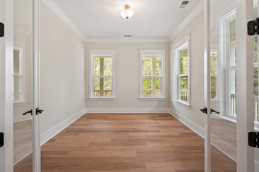 Spacious, unfurnished interior of a new home in Ferryboat Landing, Charleston (Image 17). Spacious, unfurnished interior of a new home in Ferryboat Landing, Charleston (Image 17).