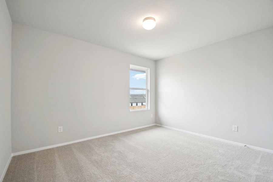 Spacious, unfurnished interior of a new home in Cloverleaf, Austin (Image 26).