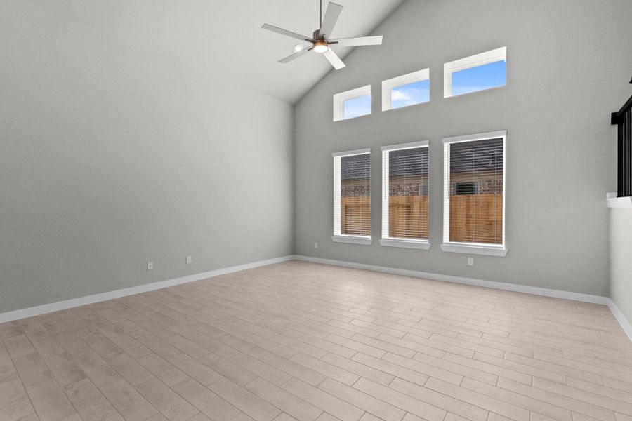 Spacious, unfurnished interior of a new home in Briarwood Crossing, Rosenberg (Image 28).