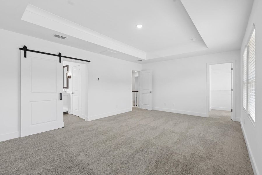 Spacious, unfurnished interior of a new home in Stono Village, Hollywood (Image 18).