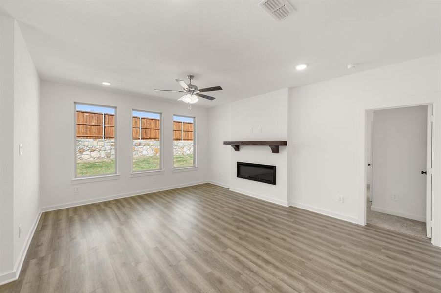 225 Whitetail- Living Room-1