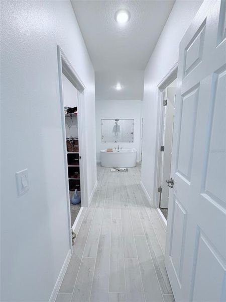 Spacious, unfurnished interior of a new home in Storey Creek, Kissimmee (Image 24). Spacious, unfurnished interior of a new home in Storey Creek, Kissimmee (Image 24).