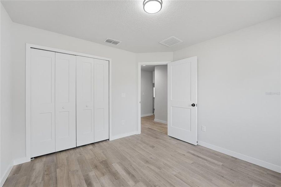 Spacious, unfurnished interior of a new home in , Ocala (Image 28).