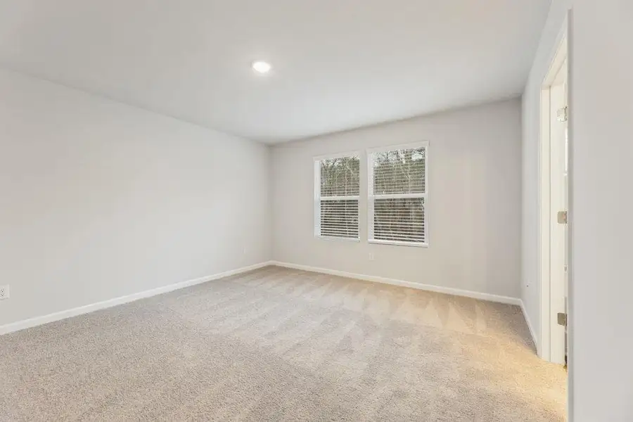 Spacious, unfurnished interior of a new home in Belleview Manor, Fairburn (Image 24).