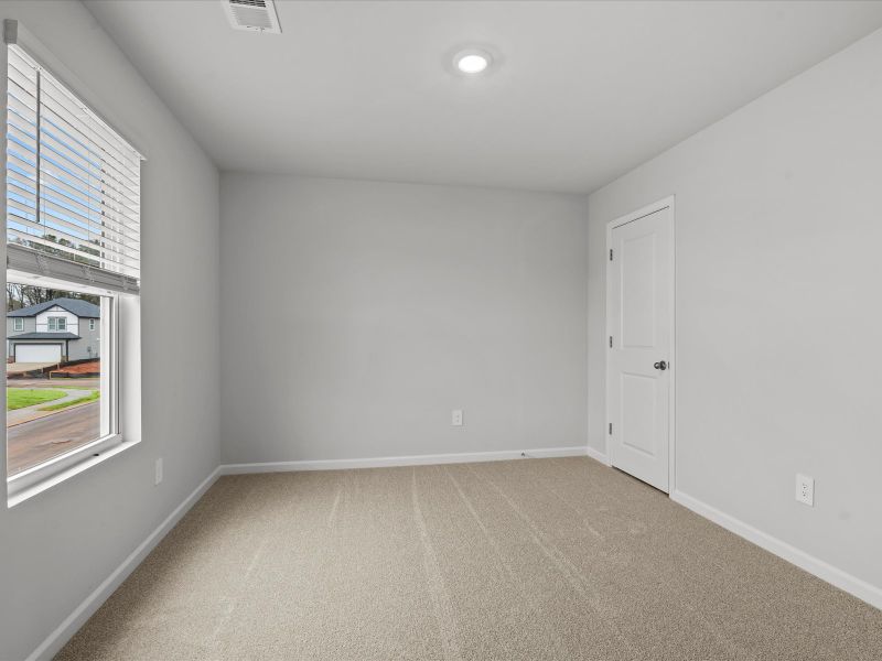 Spacious, unfurnished interior of a new home in Pleasant Brook, Piedmont (Image 19).