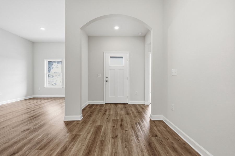 Spacious, unfurnished interior of a new home in Southern Charm, Crestview (Image 21).