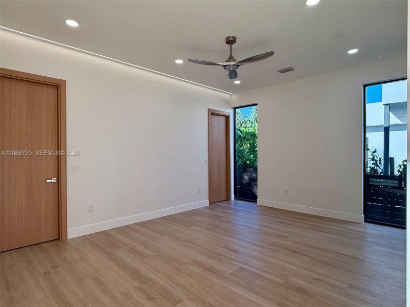 Spacious, unfurnished interior of a new home in , Fort Lauderdale (Image 27). Spacious, unfurnished interior of a new home in , Fort Lauderdale (Image 27).