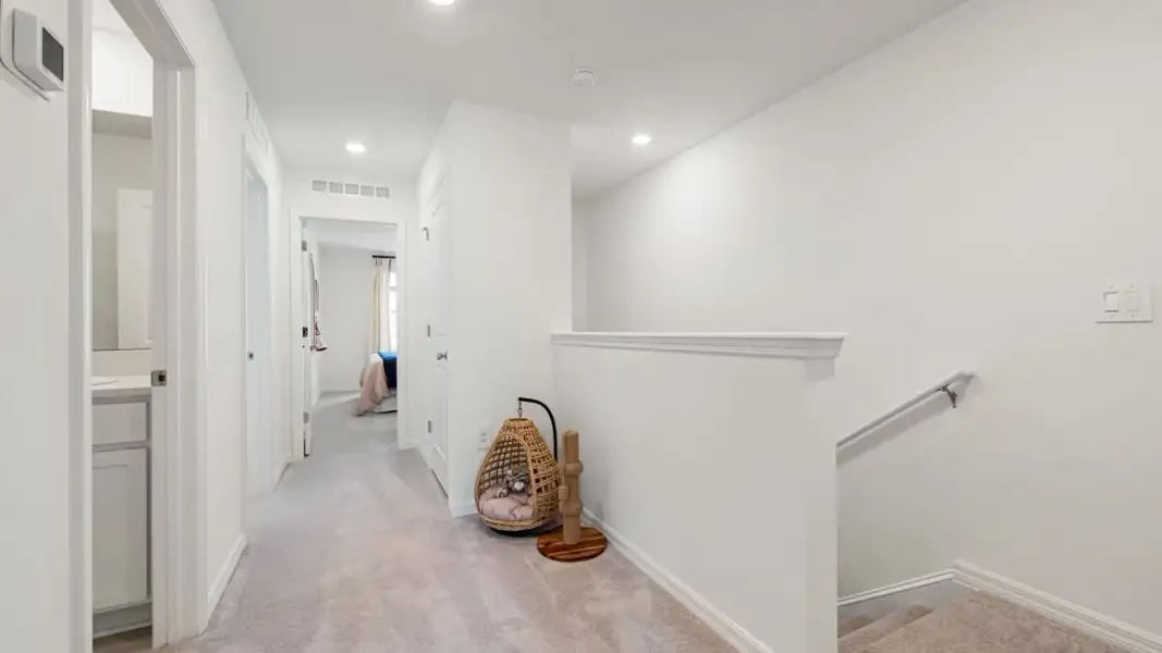 Spacious, unfurnished interior of a new home in Skye Ranch Community Group Page, Sarasota (Image 21).