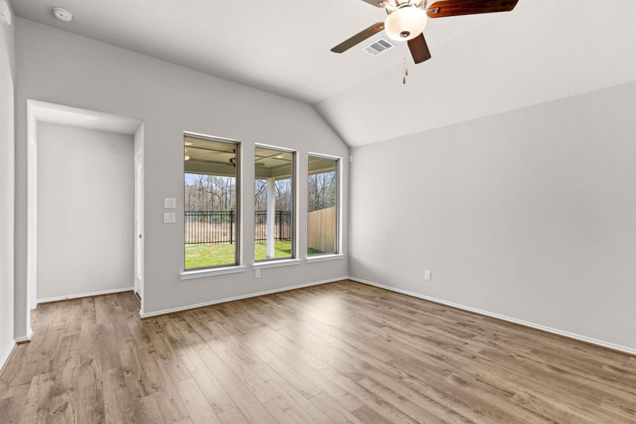 Spacious, unfurnished interior of a new home in Grand Central Park, Conroe (Image 15). Spacious, unfurnished interior of a new home in Grand Central Park, Conroe (Image 15).