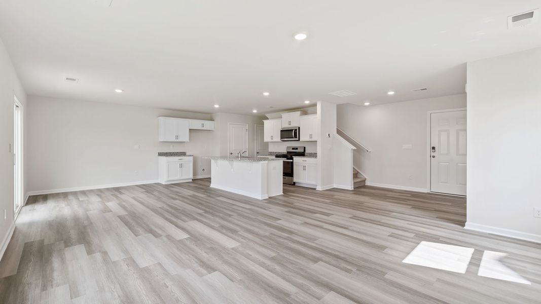 Spacious, unfurnished interior of a new home in Durbin Meadows, Fountain Inn (Image 14).