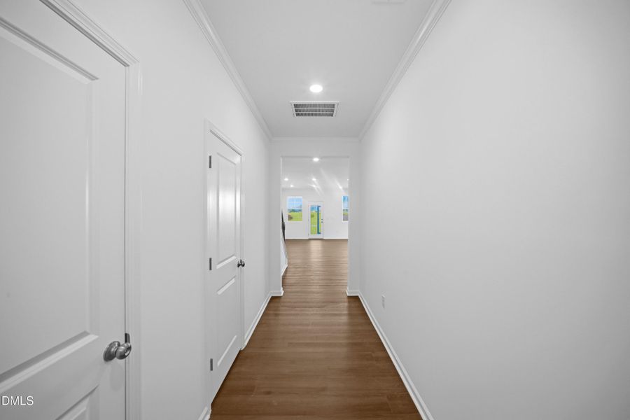 SUN_Everlee_Pic_CarsonII_QMI_230_Foyer_1