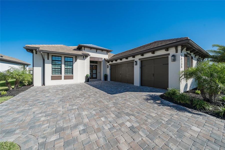 Exterior details and patio area of a home in , Wesley Chapel (Image 36).