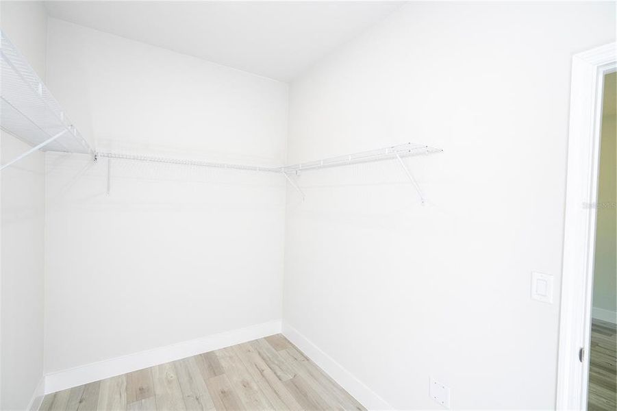 Spacious, unfurnished interior of a new home in , Citrus Springs (Image 17).