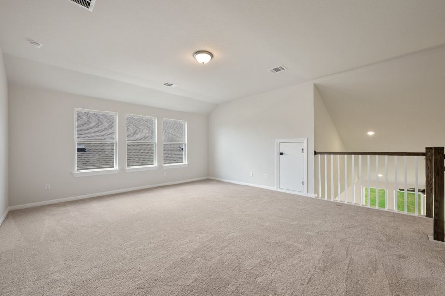 Representative unfurnished interior of a home built from the Thornton by Ashton Woods in Berry Creek Highlands, Georgetown (Image 23).