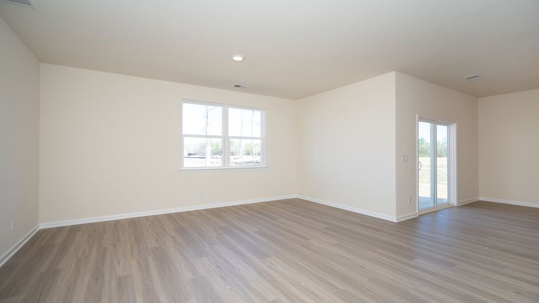 Representative unfurnished interior of a home built from the CALI by D.R. Horton in Island Green, Myrtle Beach (Image 32).