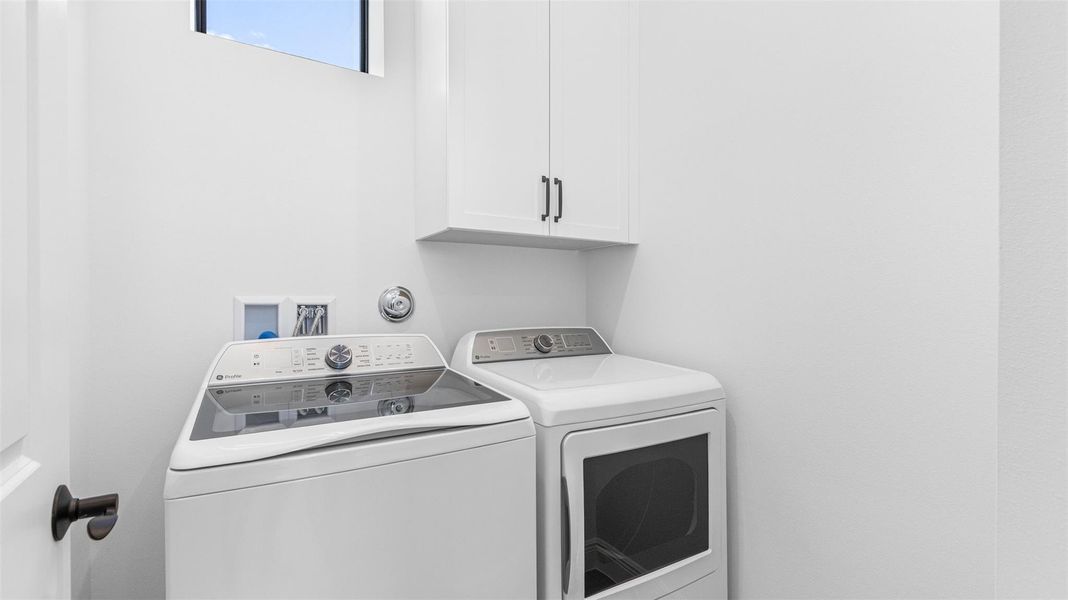 Close-up of interior finishes inside a home in , Port St. Lucie (Image 13).
