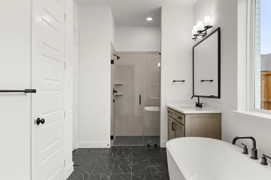 18. 1716 Hillside - Bath (2)