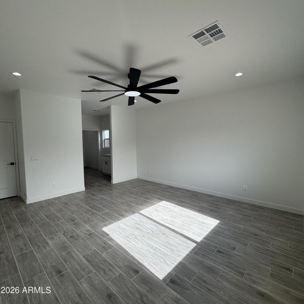 e82d4c8daabe00a0b94844940c80e313