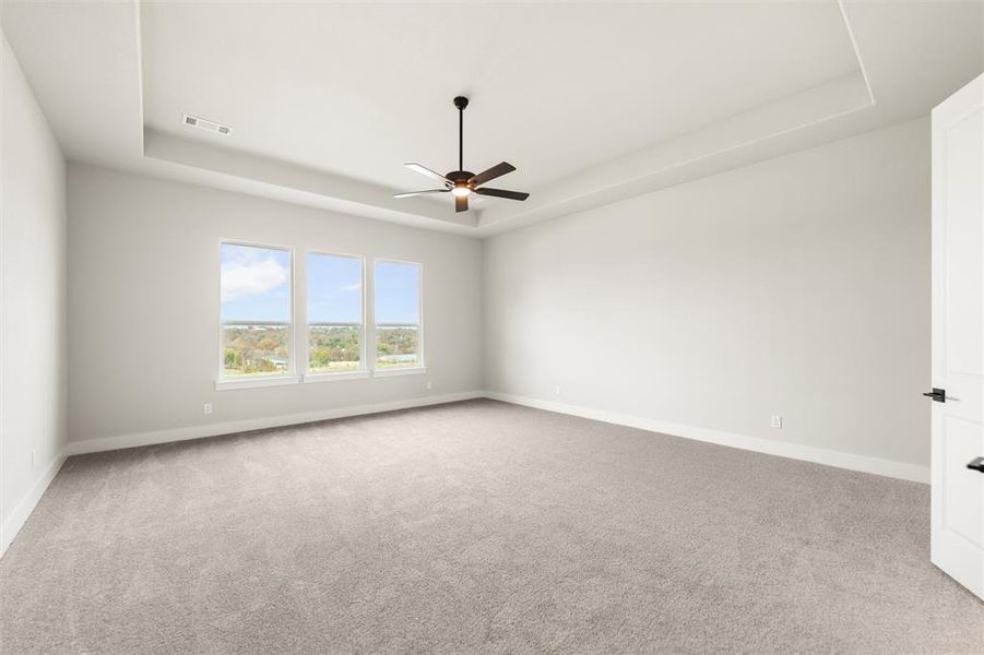 Spacious, unfurnished interior of a new home in Eagle Ridge Estates, Weatherford (Image 29).