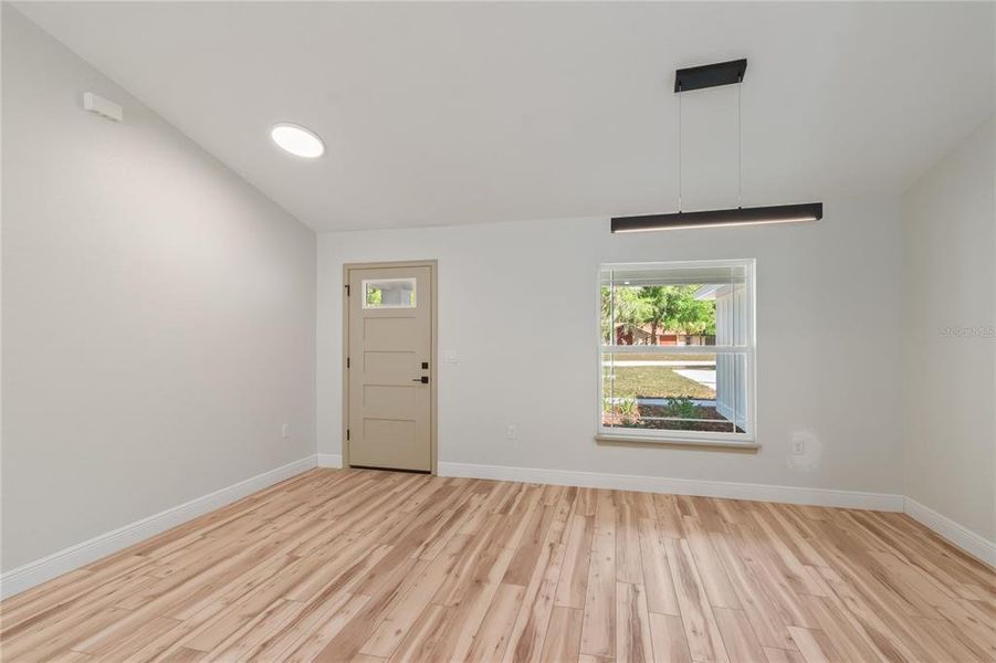 Spacious, unfurnished interior of a new home in , Ocala (Image 23).