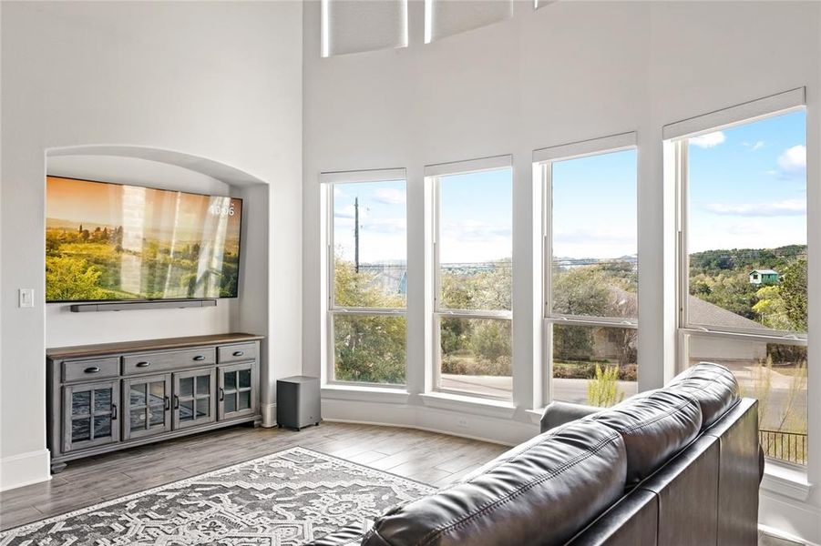 Image 6 of a home in Summit at Lake Travis.