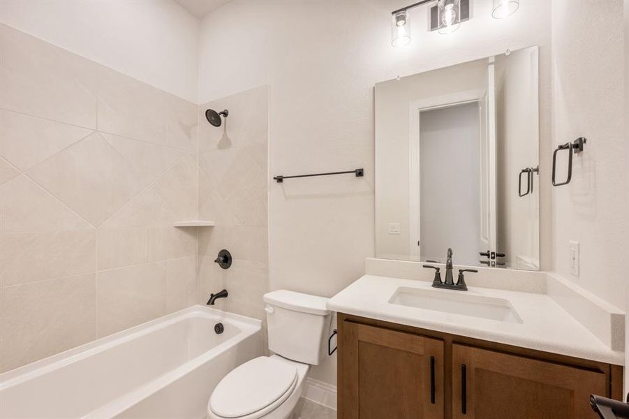 Furnished interior view inside a new home in Timberbrook, Justin (Image 10).