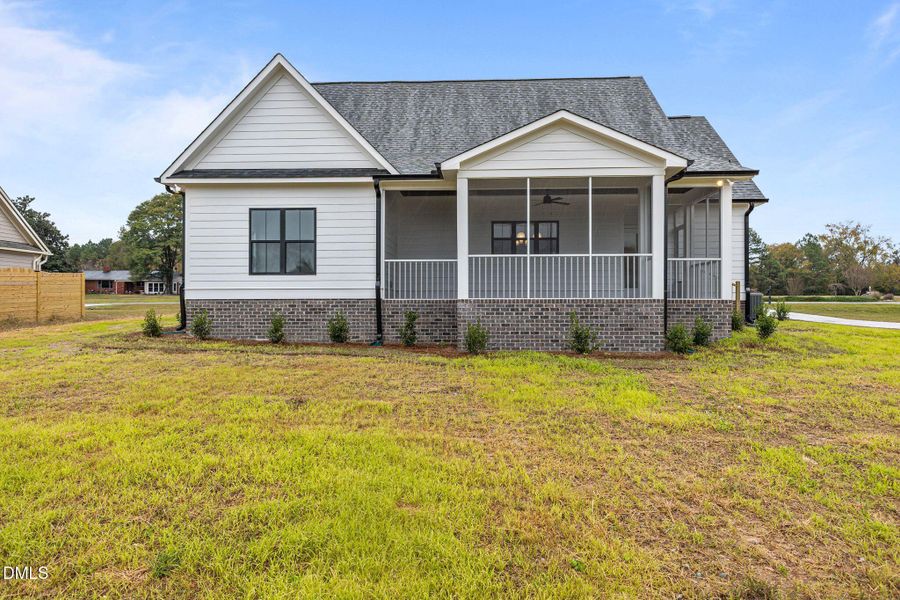 32-web-or-mls-AZ3A3751