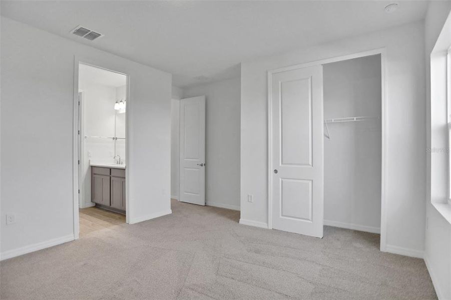 Spacious, unfurnished interior of a new home in Turnleaf, Punta Gorda (Image 41).