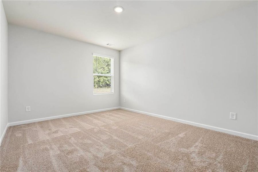 Spacious, unfurnished interior of a new home in Jones Crossing, Hogansville (Image 10).
