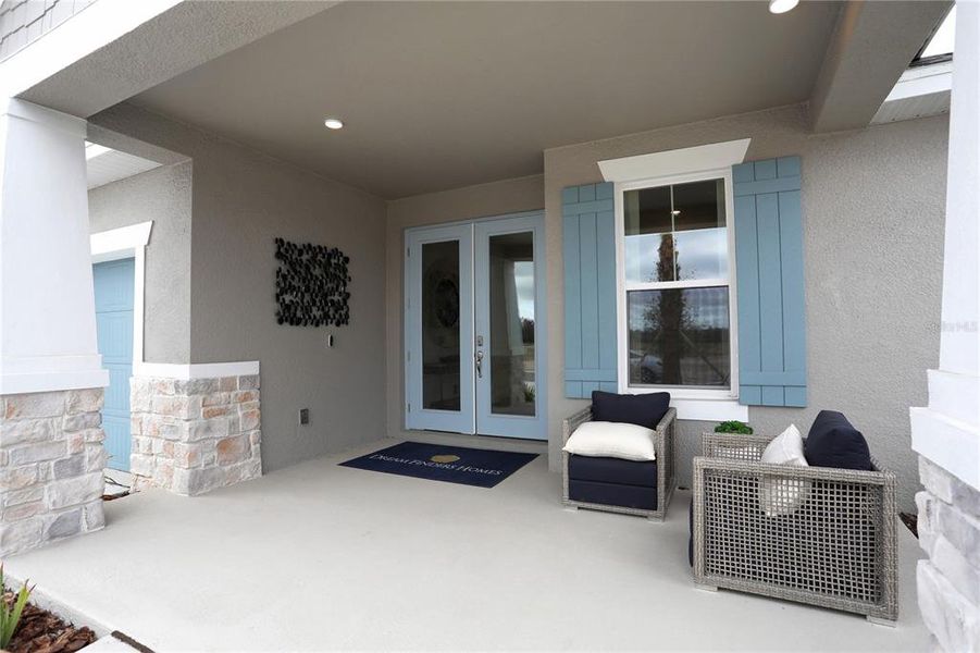 Exterior details and patio area of a home in Angeline, Land O' Lakes (Image 20).