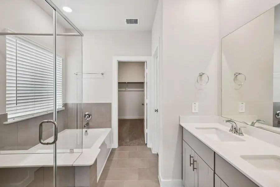 Photo is not of the actual home but is an inspirational photo of builder’s model home and may depict options, furnishings, and/or decorator features that are not included. Photo is not of the actual home but is an inspirational photo of builder’s model home and may depict options, furnishings, and/or decorator features that are not included.