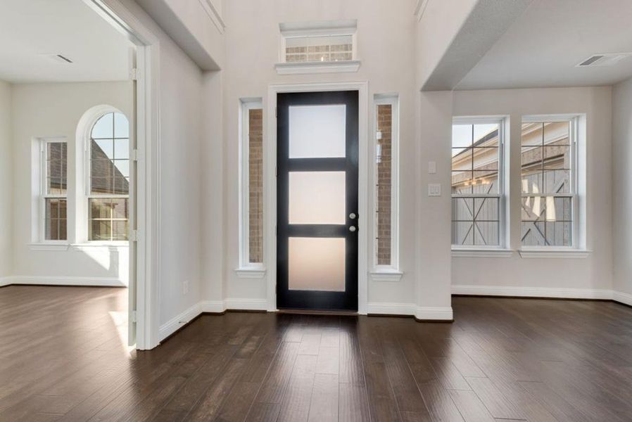 Spacious, unfurnished interior of a new home in Somercrest, Midlothian (Image 20).