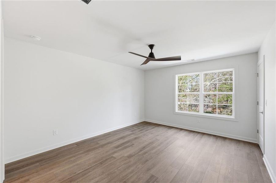 Spacious, unfurnished interior of a new home in , Gainesville (Image 24).