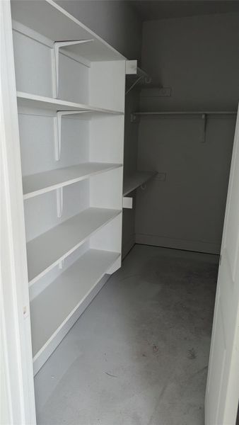 Spacious, unfurnished interior of a new home in Scofield Farms Estates, Georgetown (Image 12).