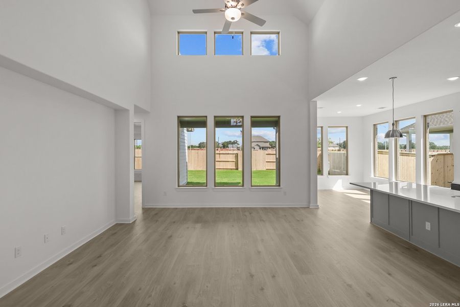Spacious, unfurnished interior of a new home in Buffalo Crossing, Cibolo (Image 36).