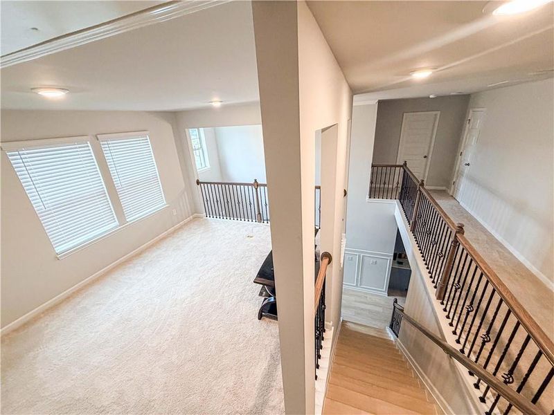 Spacious, unfurnished interior of a new home in , Stockbridge (Image 98).