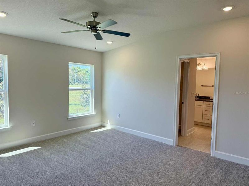 Spacious, unfurnished interior of a new home in , St. Cloud (Image 7).
