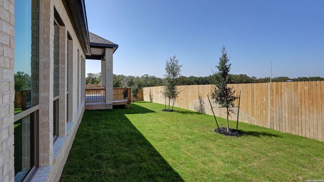 Exterior details and patio area of a home in Ladera, San Antonio (Image 4).