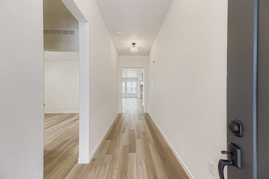 8902 S. Riviera - Entryway