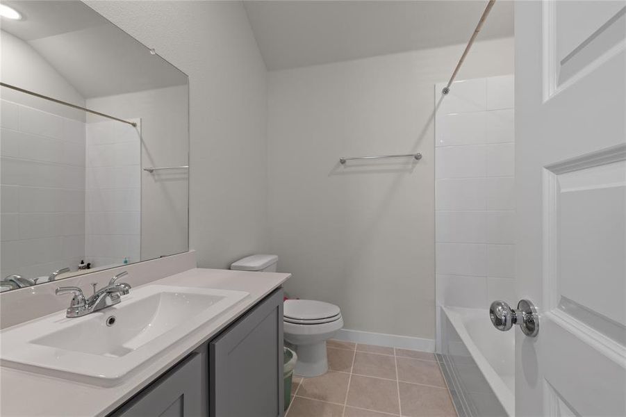 Furnished interior view inside a new home in LakePointe, Lavon (Image 31).