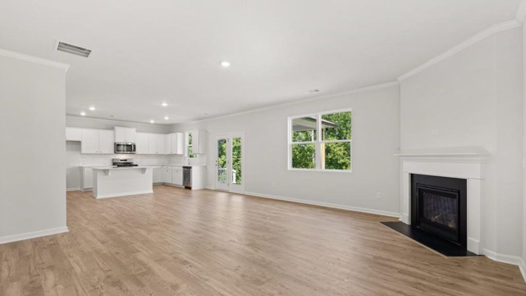 Spacious, unfurnished interior of a new home in Falcon Landing, Gainesville (Image 25).