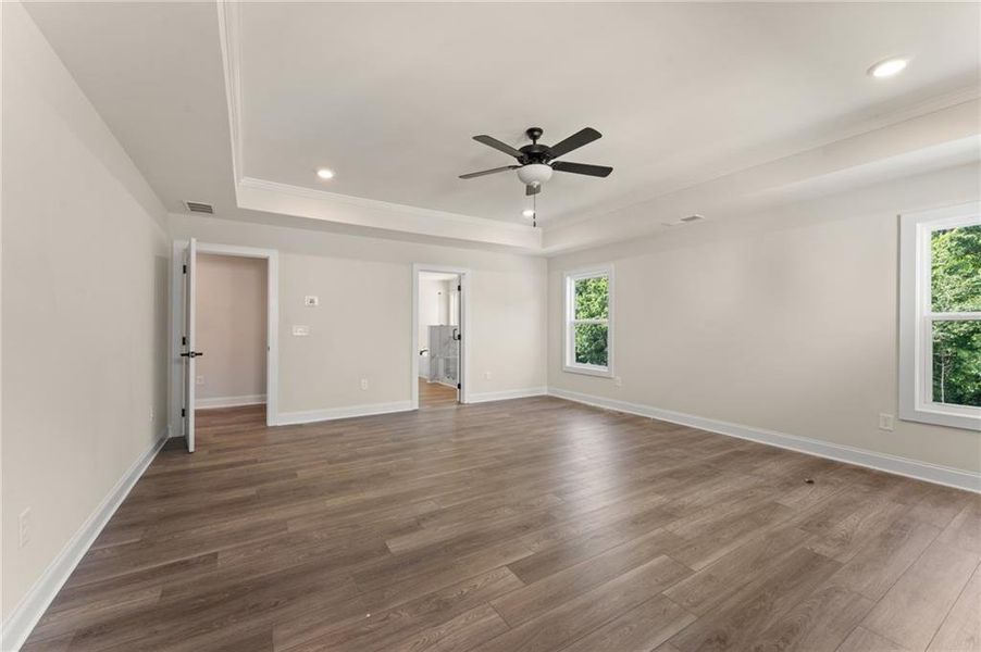 Spacious, unfurnished interior of a new home in , Dallas (Image 38).