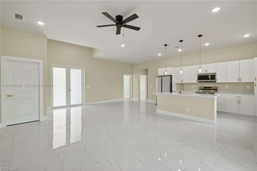 Spacious, unfurnished interior of a new home in , Lehigh Acres (Image 10).